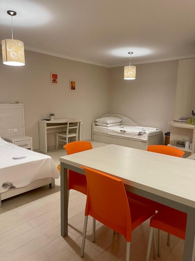 Apartments Prestige Petrcane Eksteriør billede