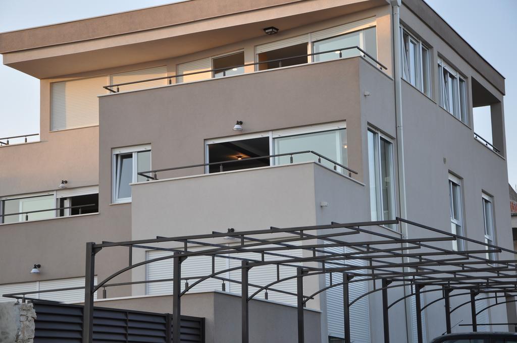 Apartments Prestige Petrcane Eksteriør billede