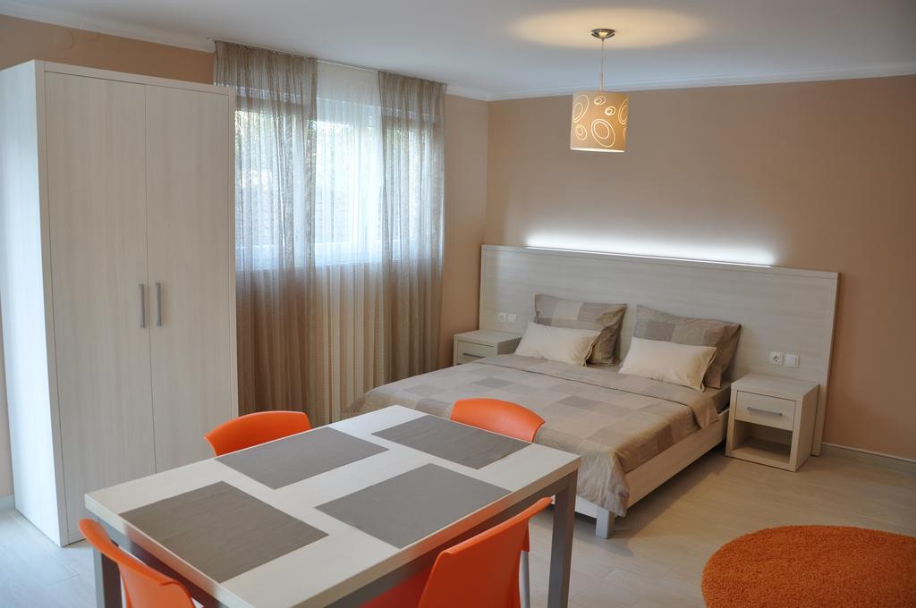 Apartments Prestige Petrcane Eksteriør billede