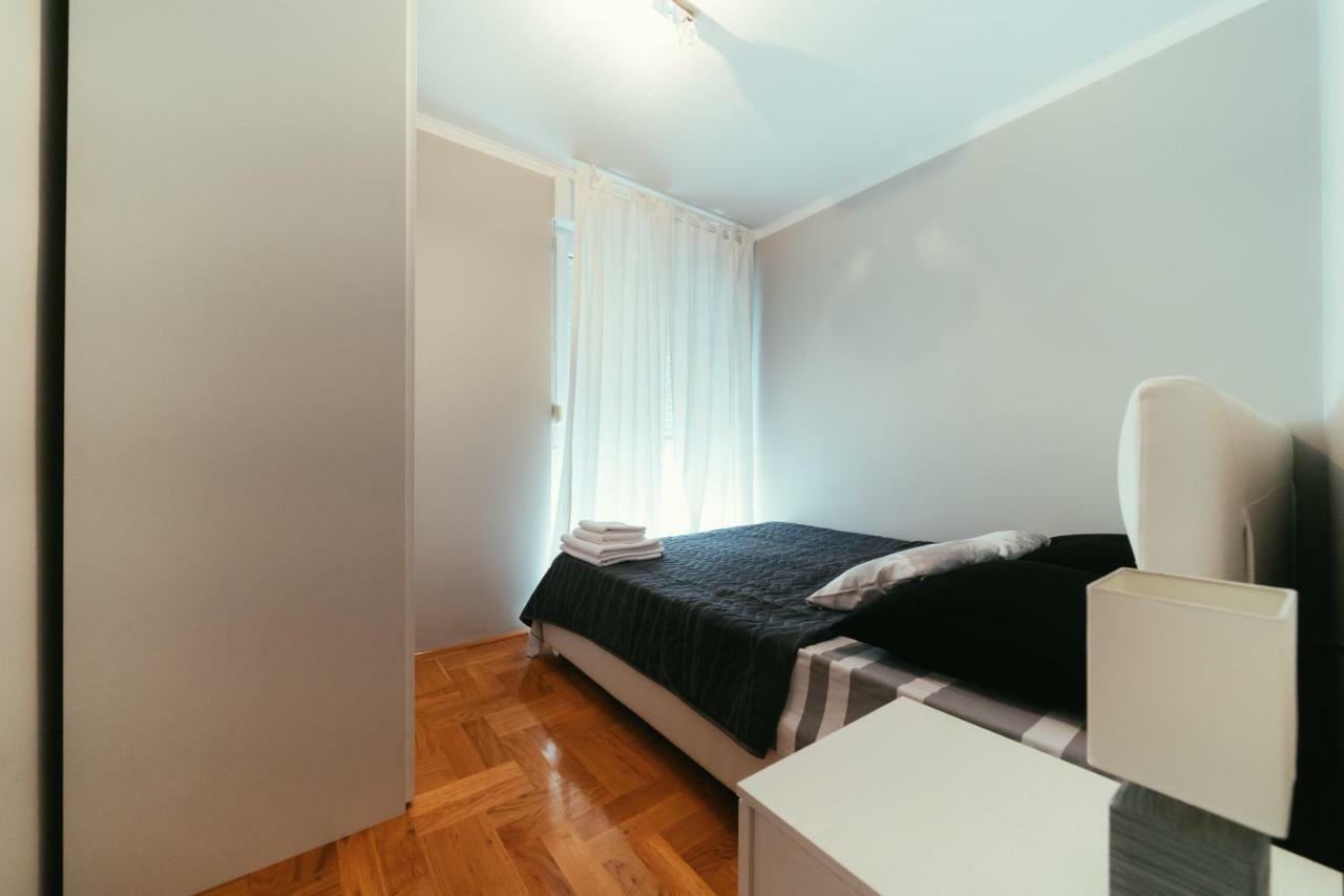 Apartments Prestige Petrcane Eksteriør billede