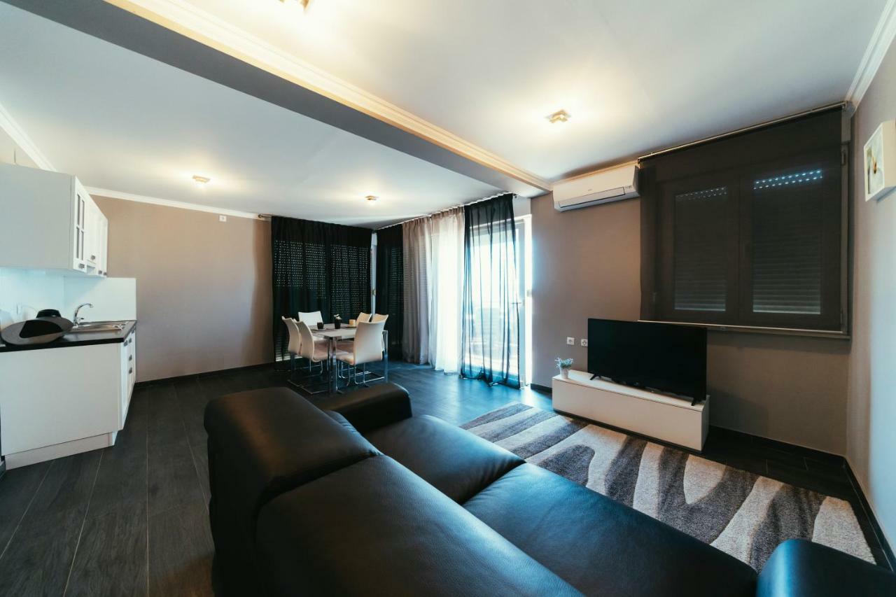 Apartments Prestige Petrcane Eksteriør billede