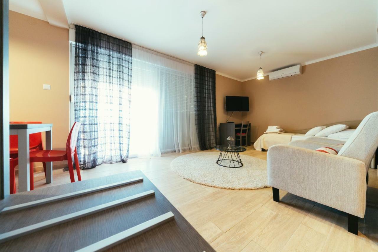 Apartments Prestige Petrcane Eksteriør billede