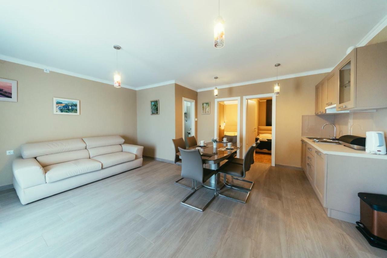 Apartments Prestige Petrcane Eksteriør billede