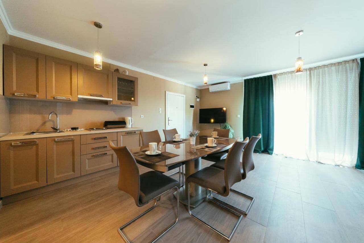 Apartments Prestige Petrcane Eksteriør billede