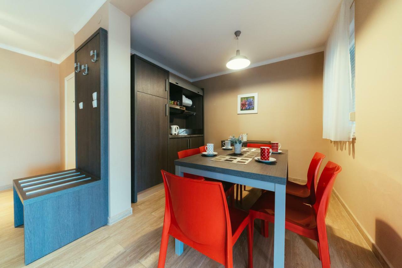 Apartments Prestige Petrcane Eksteriør billede